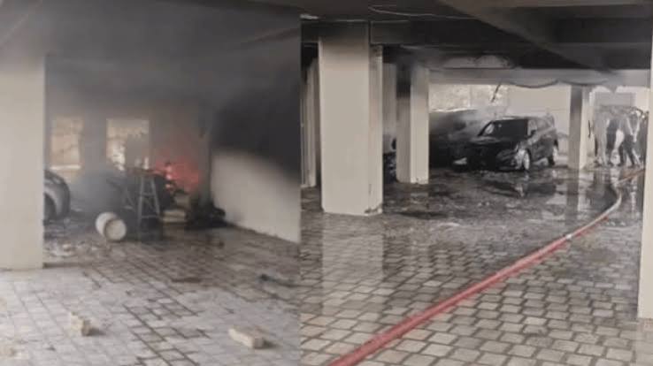 Jaipur Fire: 15 Vehicles Gutted in Apartment Parking Blaze, Around 80 Evacuated